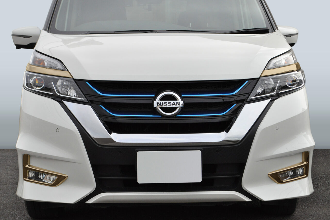 【即決あり】 セレナ ハイウェイスター C27 純正 右 フロント フェンダー レッド (M099488)